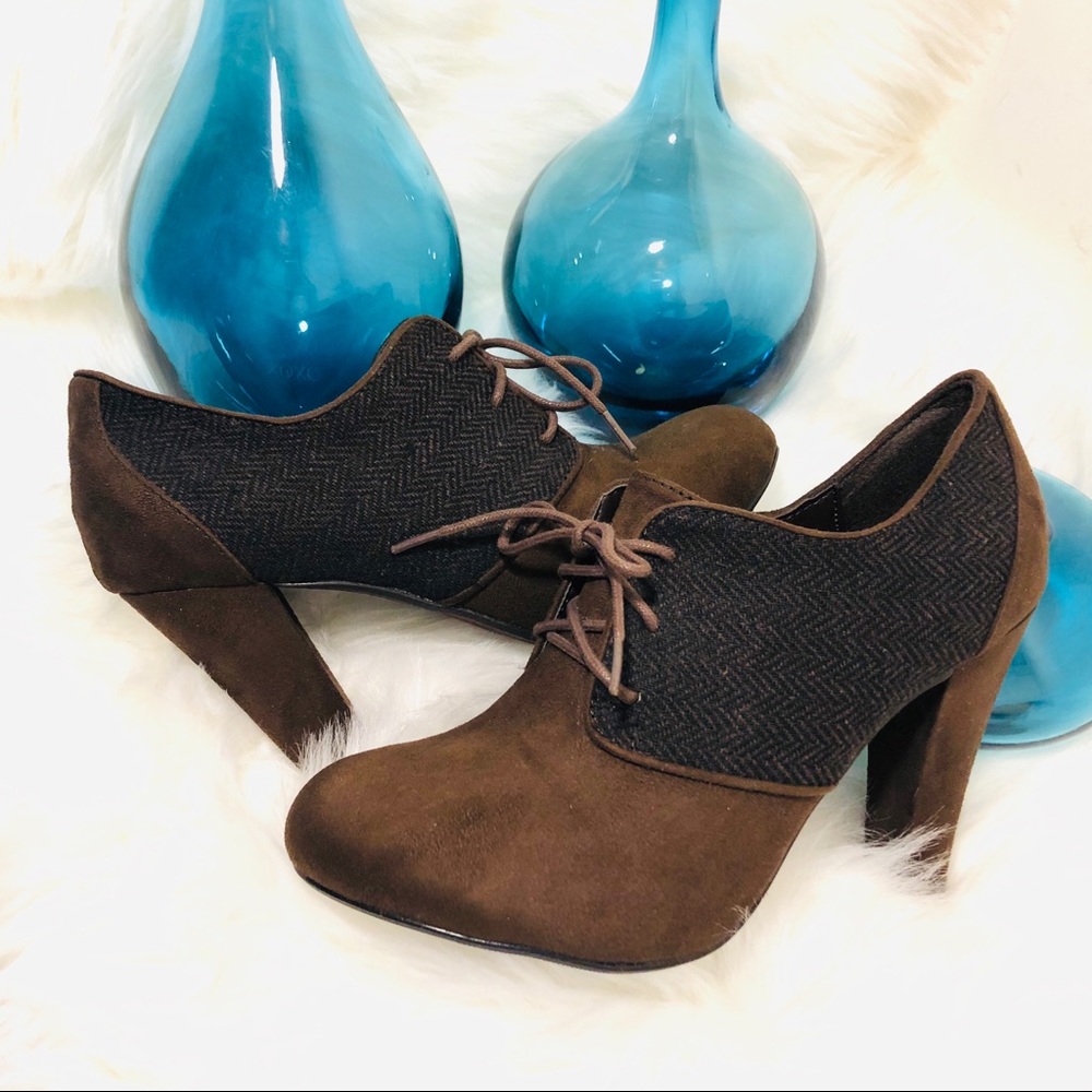 💖XOXO Brown Suede Bootie